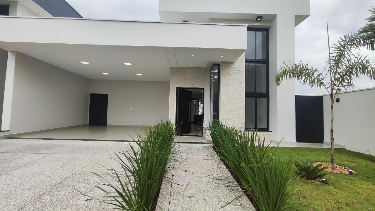 Casa Residencial - Condomínio Macaubeiras